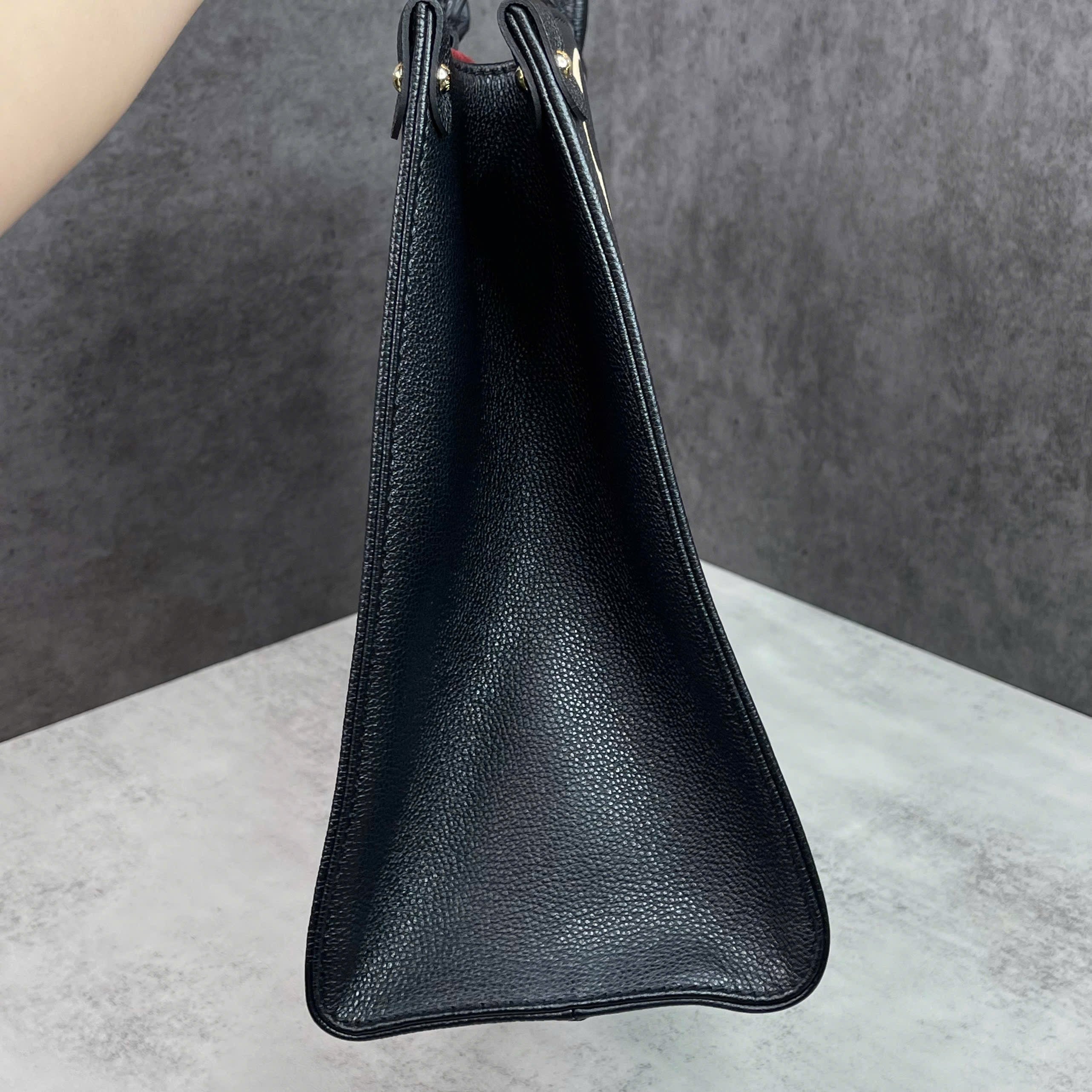 Louis Vuitton OnTheGo MM Giant Monogram Leather Màu Đen