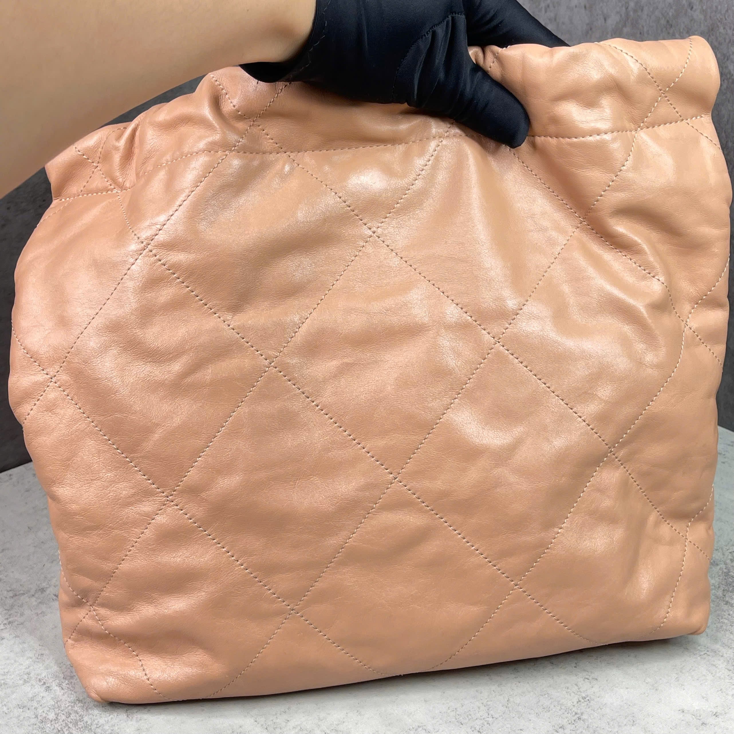 Chanel Hobo Quilted Leather Logo Màu Nude (không có cluth)