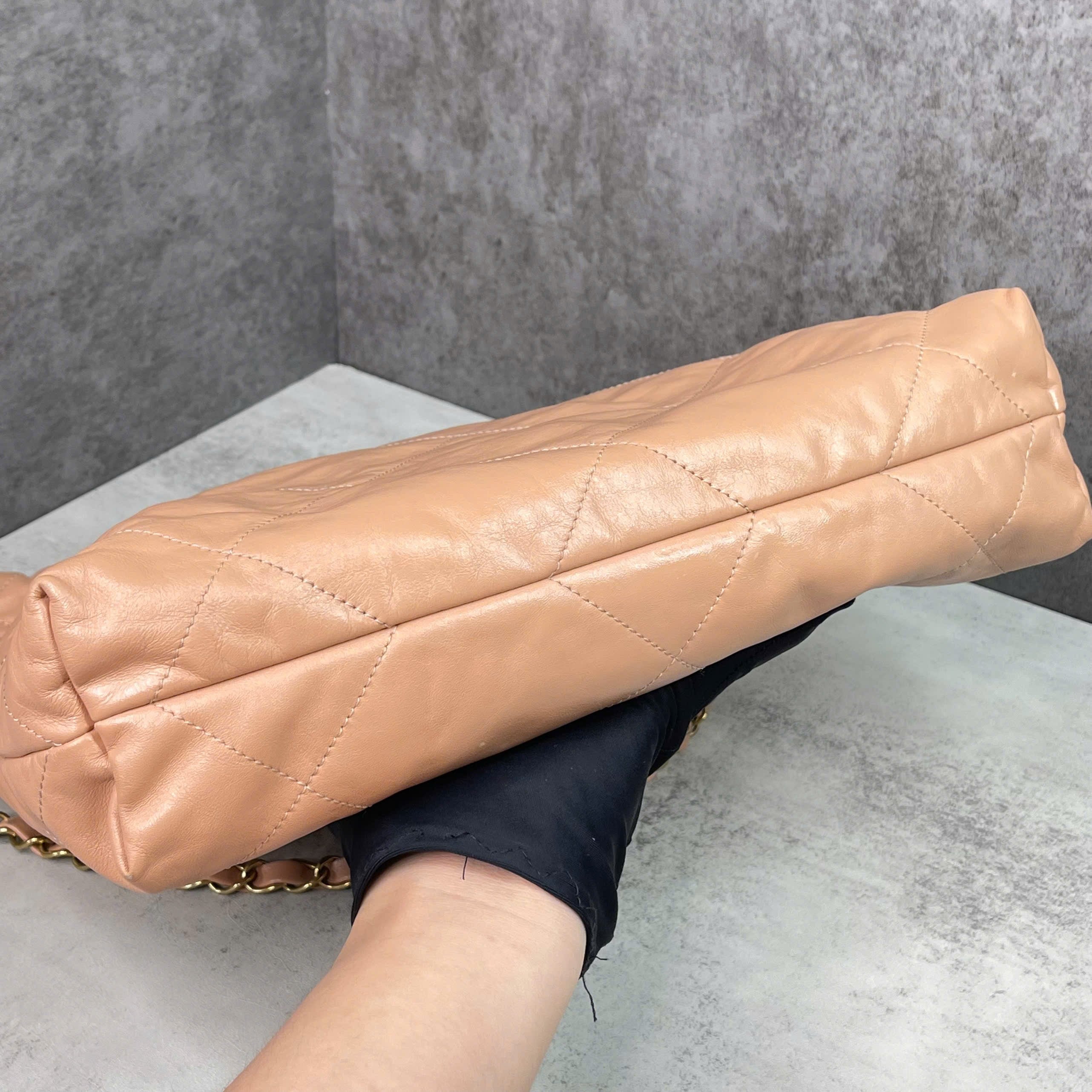 Chanel Hobo Quilted Leather Logo Màu Nude (không có cluth)