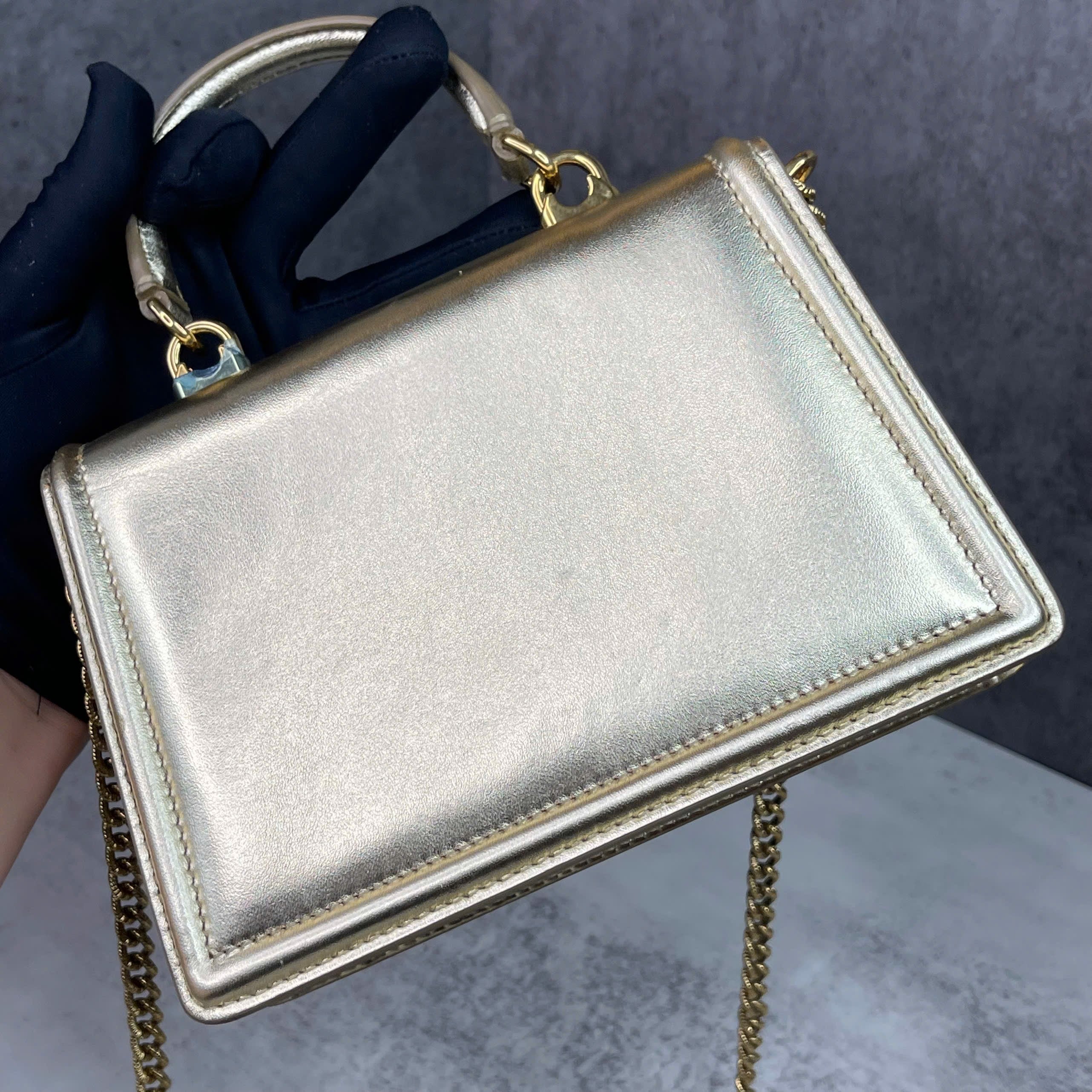 Dolce & Gabbana Devotion Metallic Leather Top Handle Bag Màu Gold