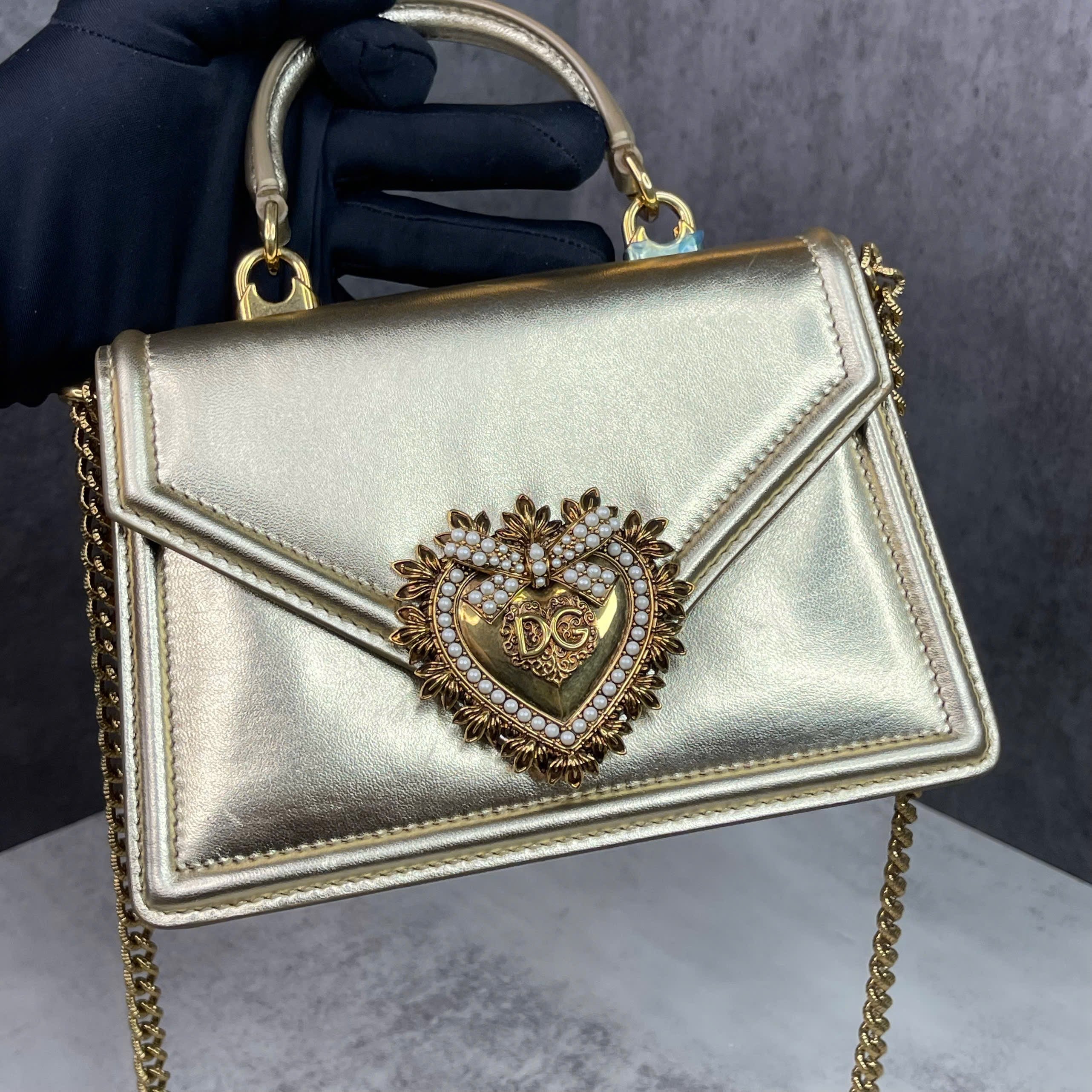 Dolce & Gabbana Devotion Metallic Leather Top Handle Bag Màu Gold
