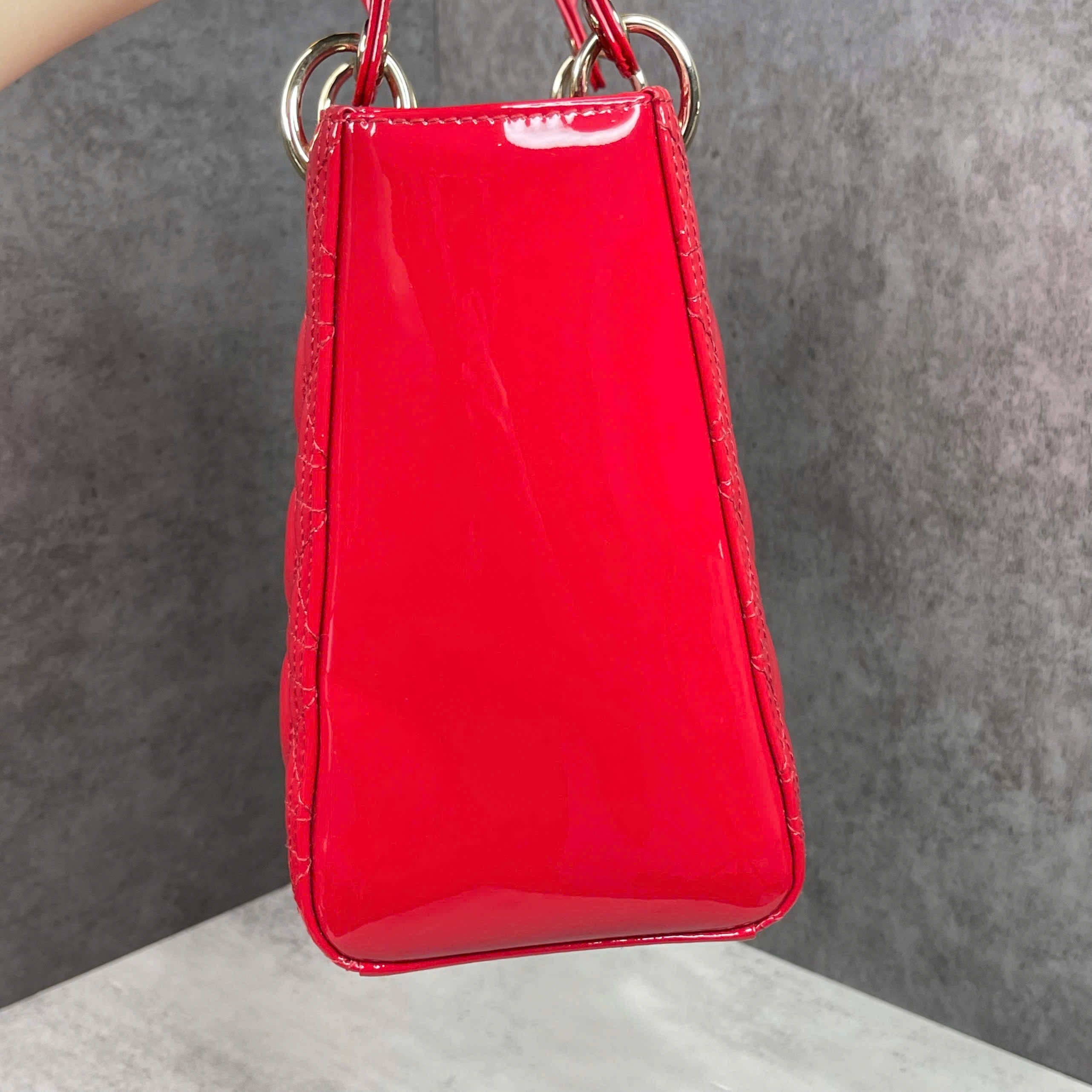 Dior Lady Dior Patent Leather Màu Đỏ M