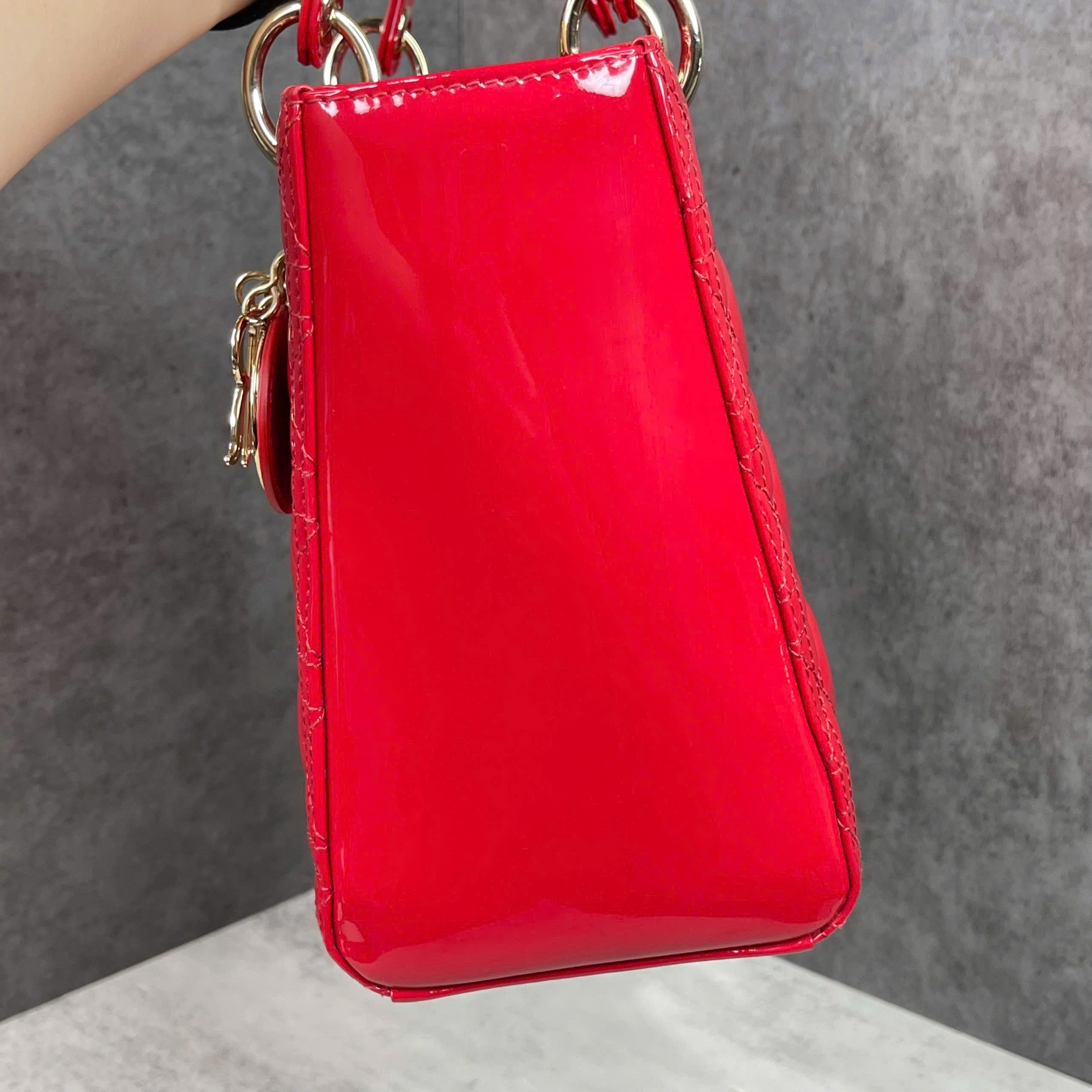 Dior Lady Dior Patent Leather Màu Đỏ M