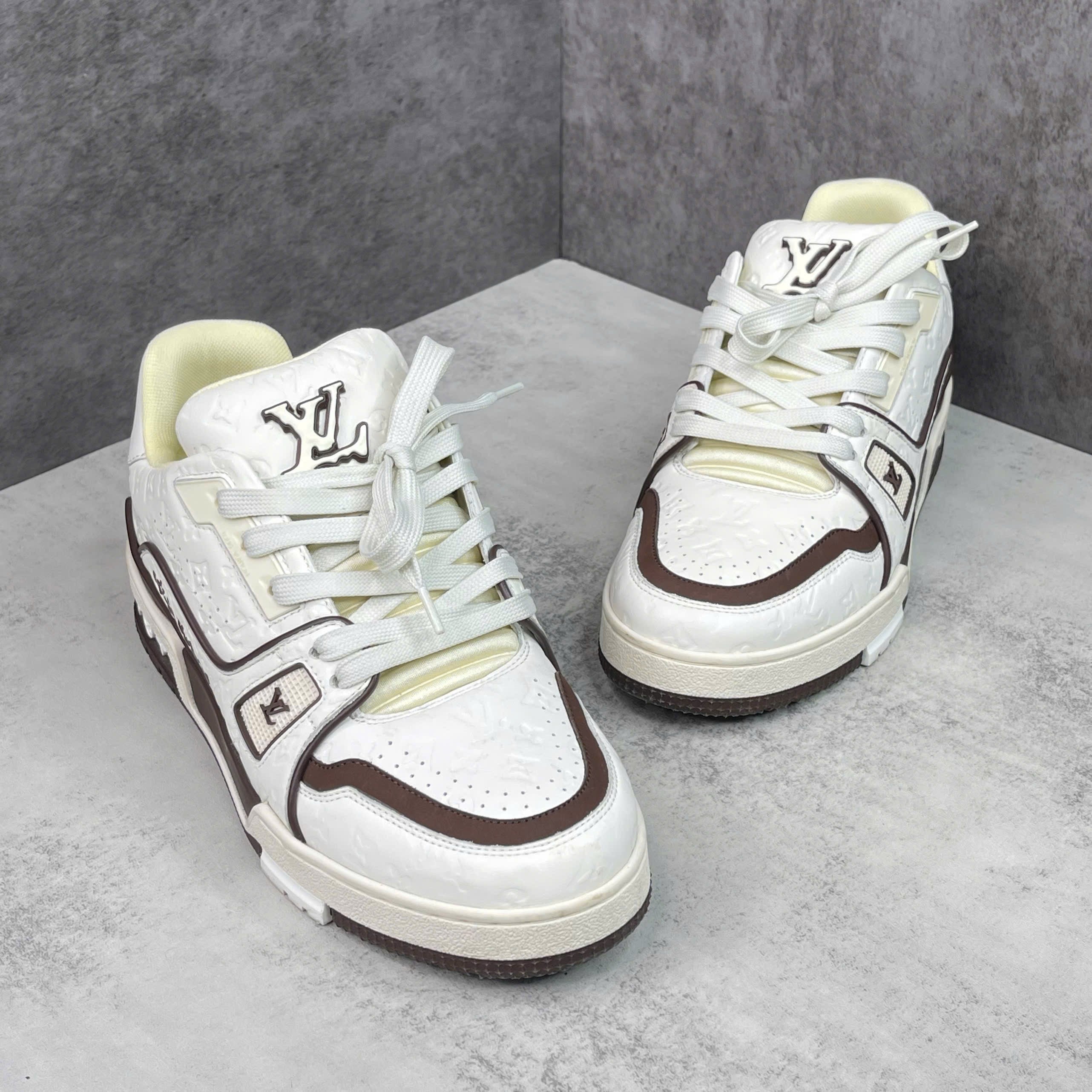 Giày Louis Vuitton LV Trainer Low Top Monogram Embossed Leather Màu Trắng Nâu size 36