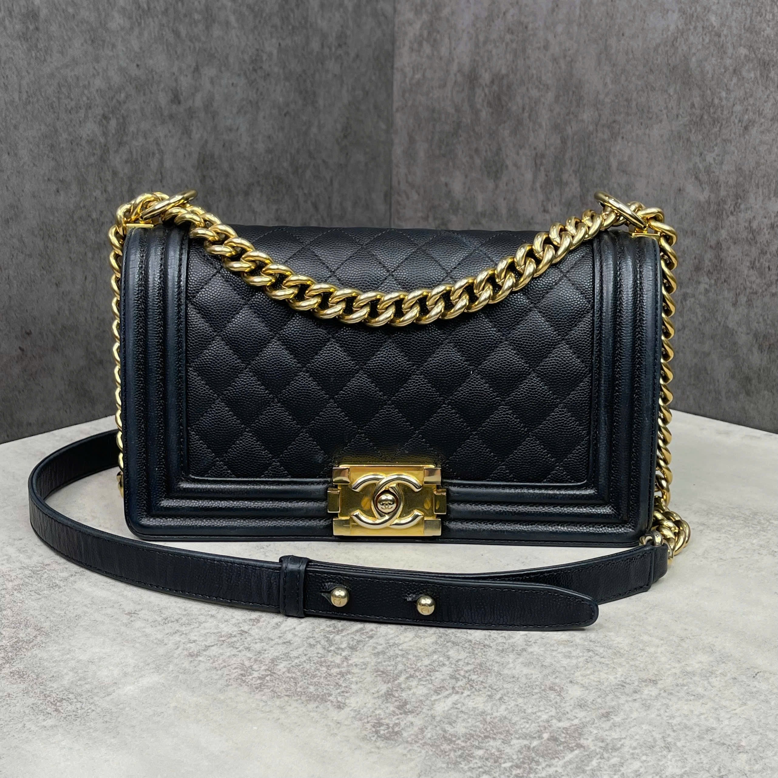 Chanel Boy Bag Quilted Leather Màu Đen Khóa Vàng – Size Medium Code 27