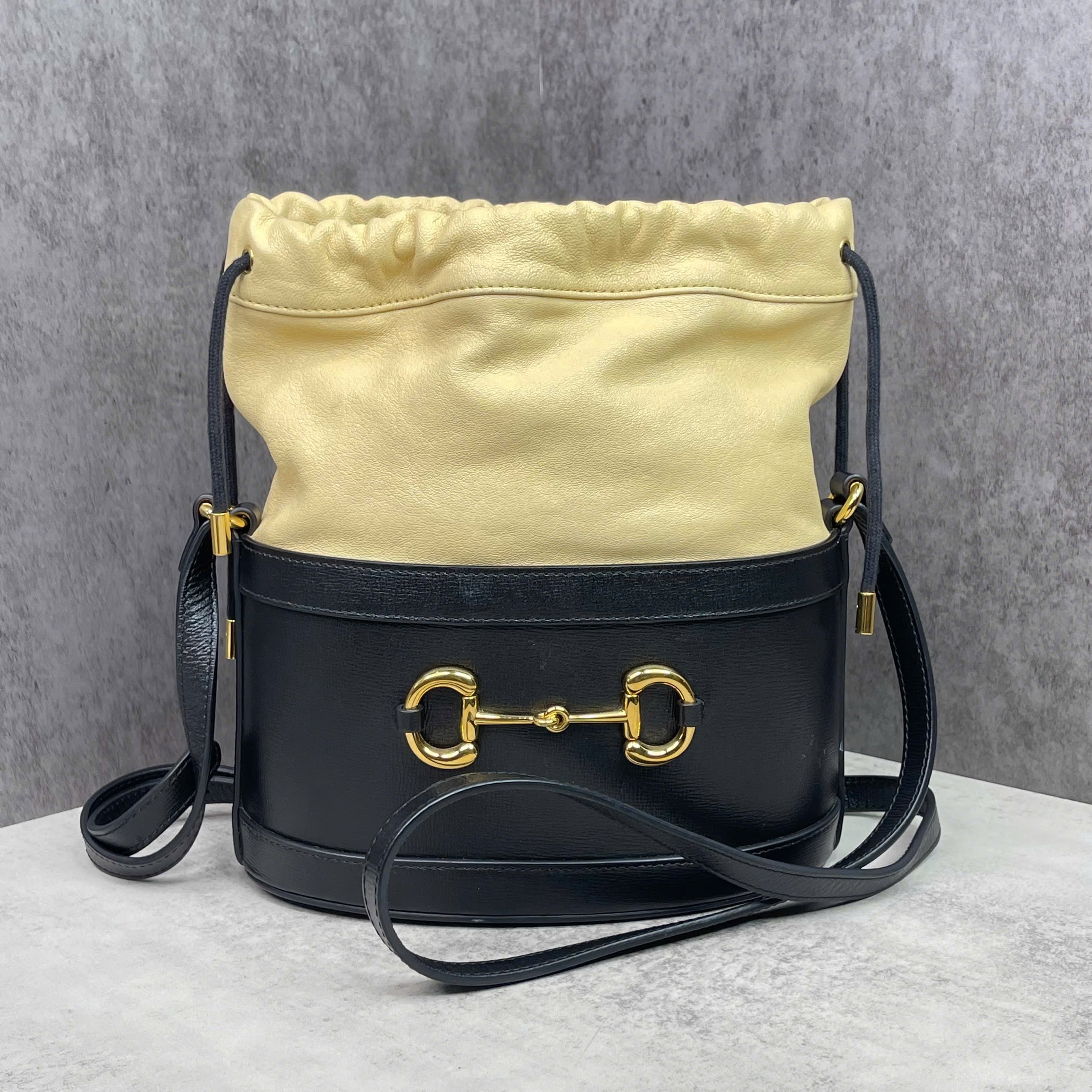 Gucci Horsebit Bucket Bag Phối Đen Vàng – Túi rút da mềm