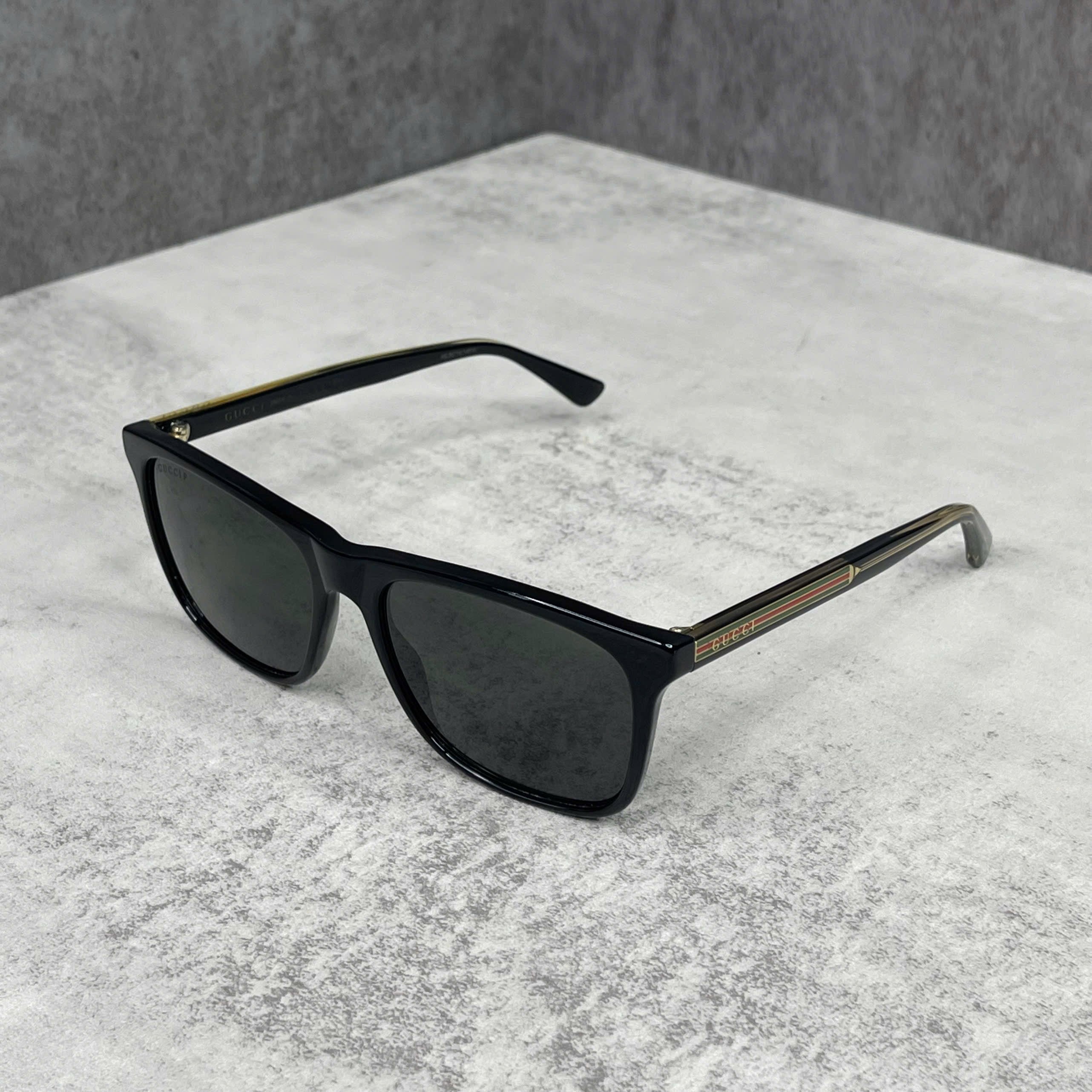 Kính Mát Gucci Dáng Vuông Màu Đen – Gọng Đen Logo Web