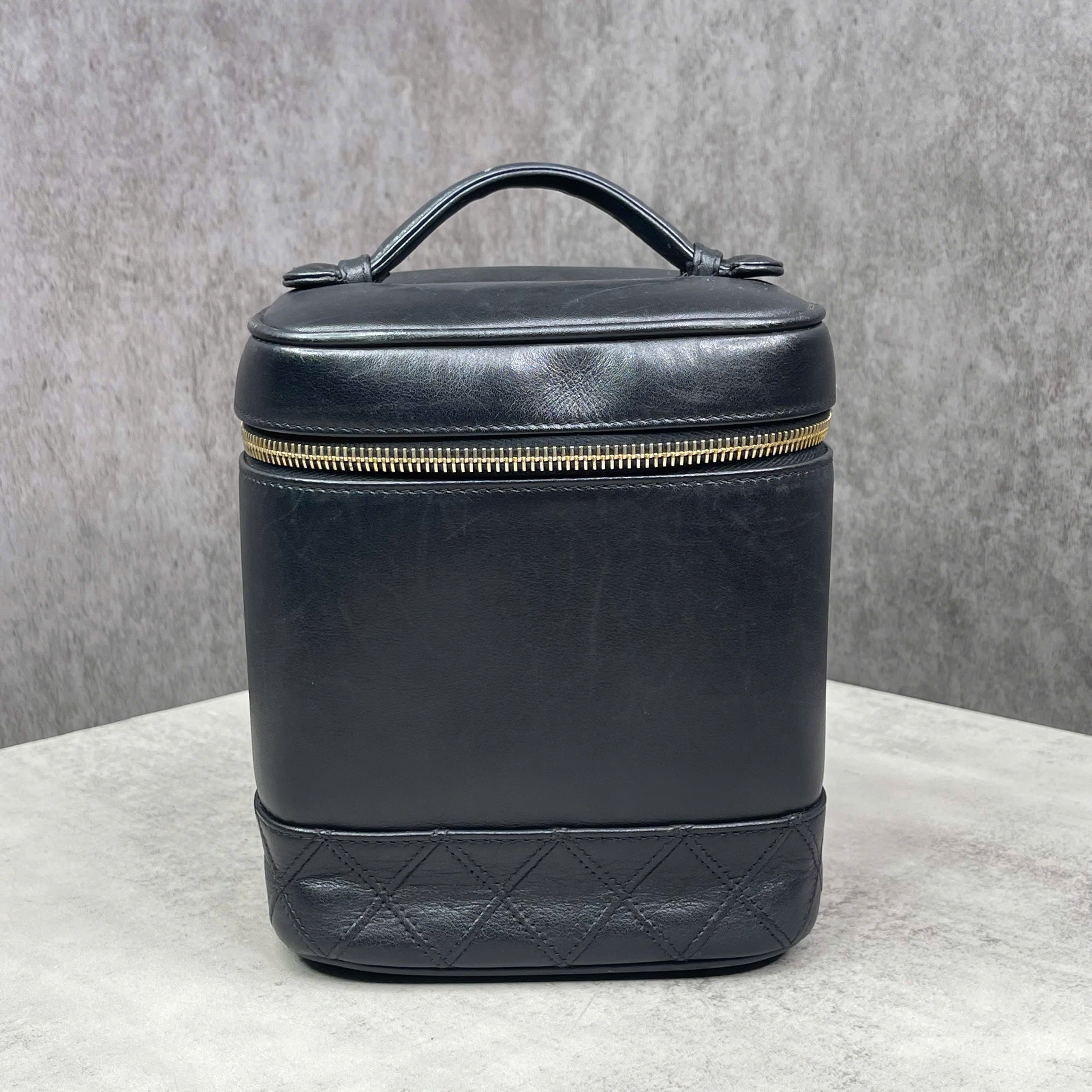 Chanel Vanity Case Leather – Black (Size Small)