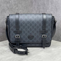 Gucci GG Supreme Messenger Bag màu xám đen