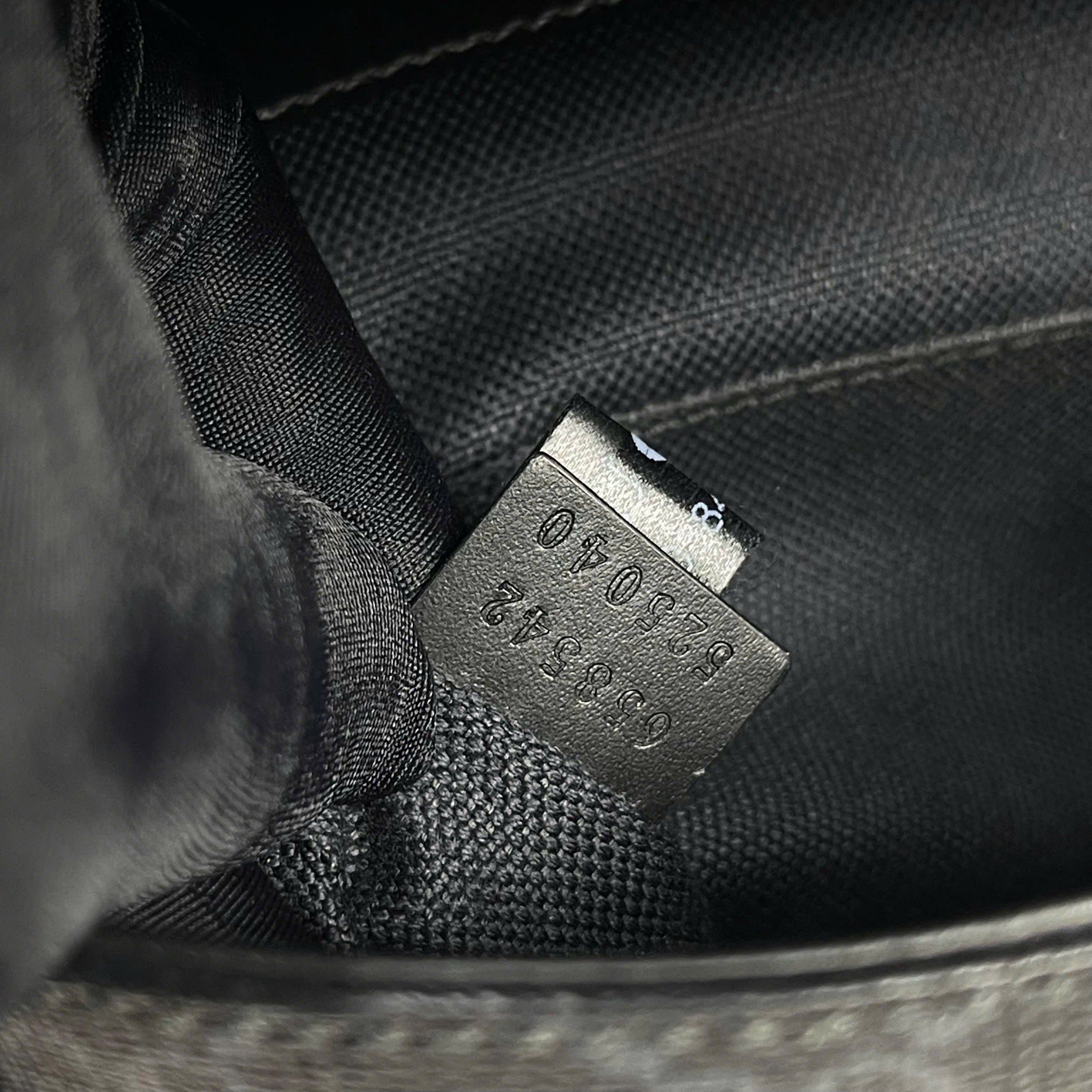 Gucci GG Supreme Messenger Bag màu xám đen