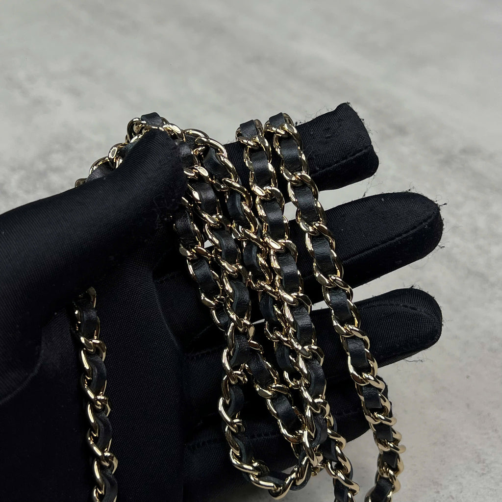 Chanel mini flap bag code chip họa tiết graphic màu đen – vàng