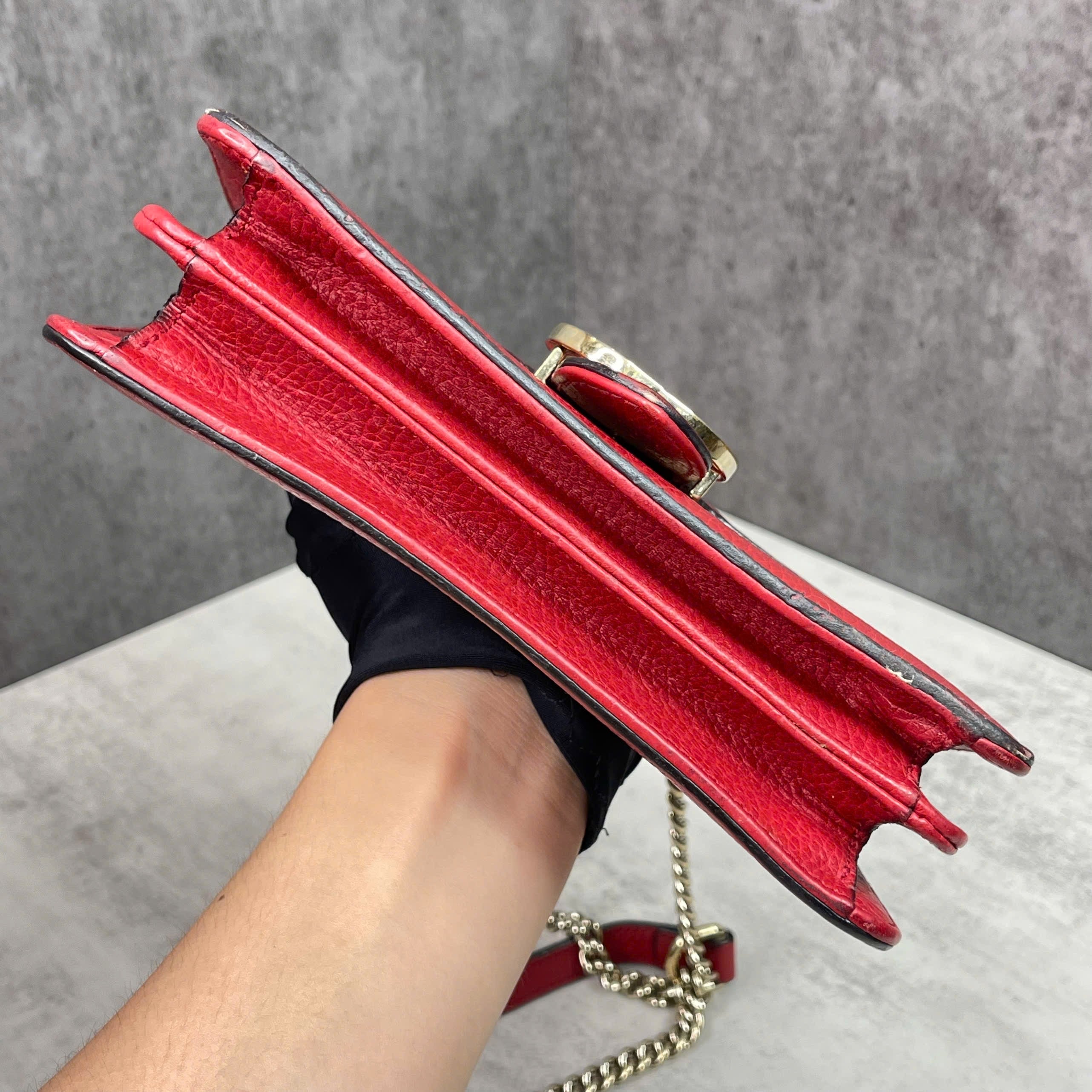 Gucci GG Marmont Small Shoulder Bag da calfskin màu đỏ