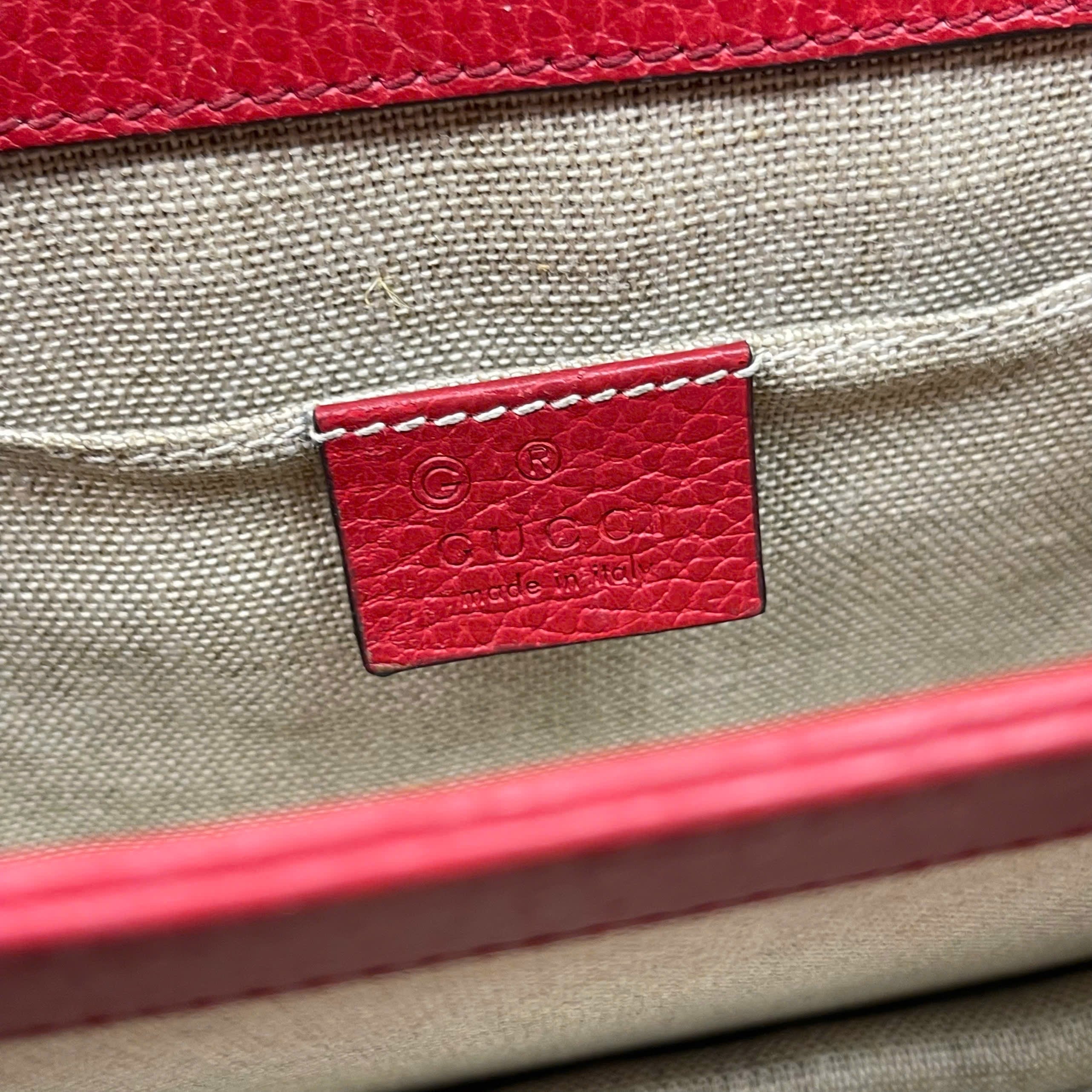 Gucci GG Marmont Small Shoulder Bag da calfskin màu đỏ