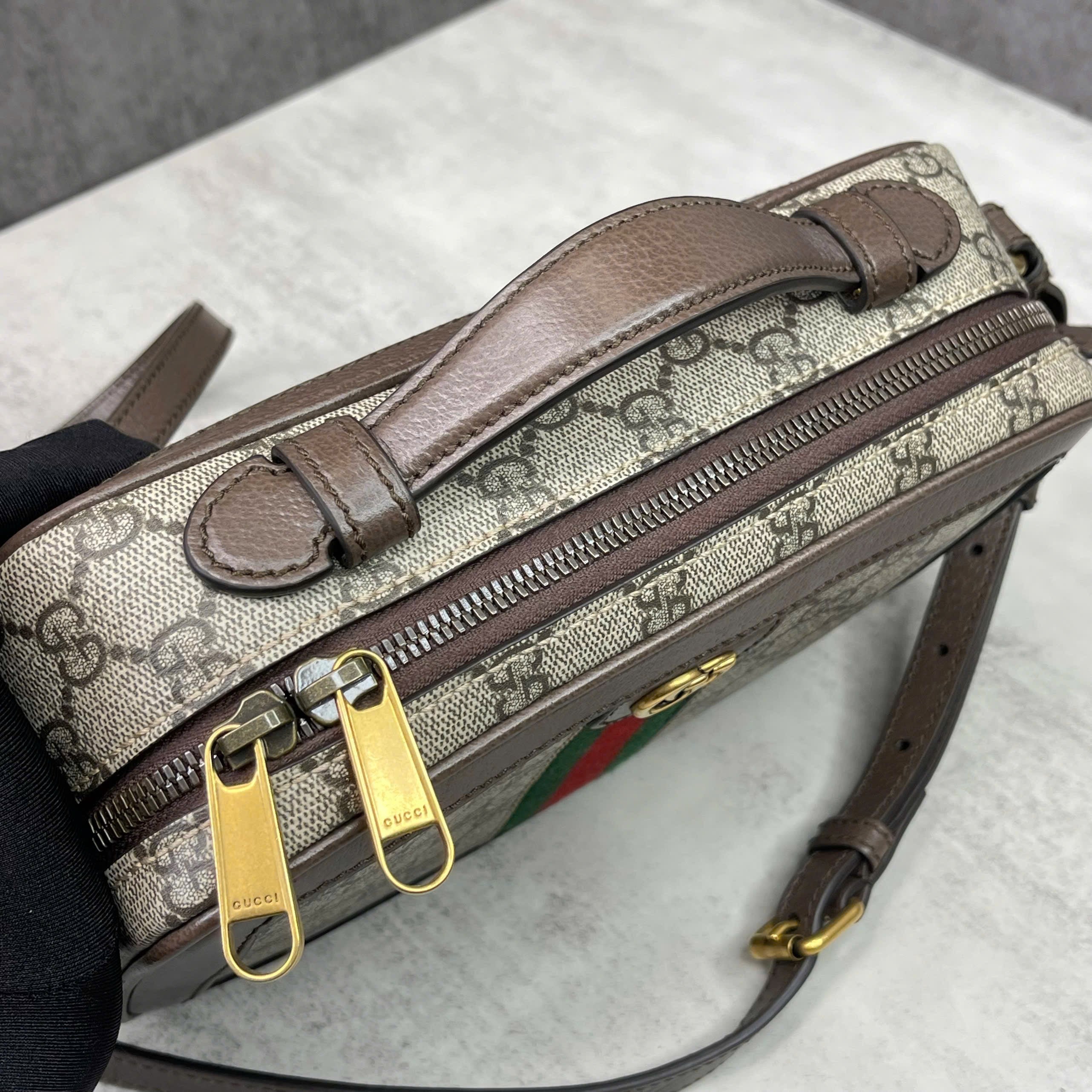 Gucci Ophidia GG Supreme túi đeo chéo phối sọc Web