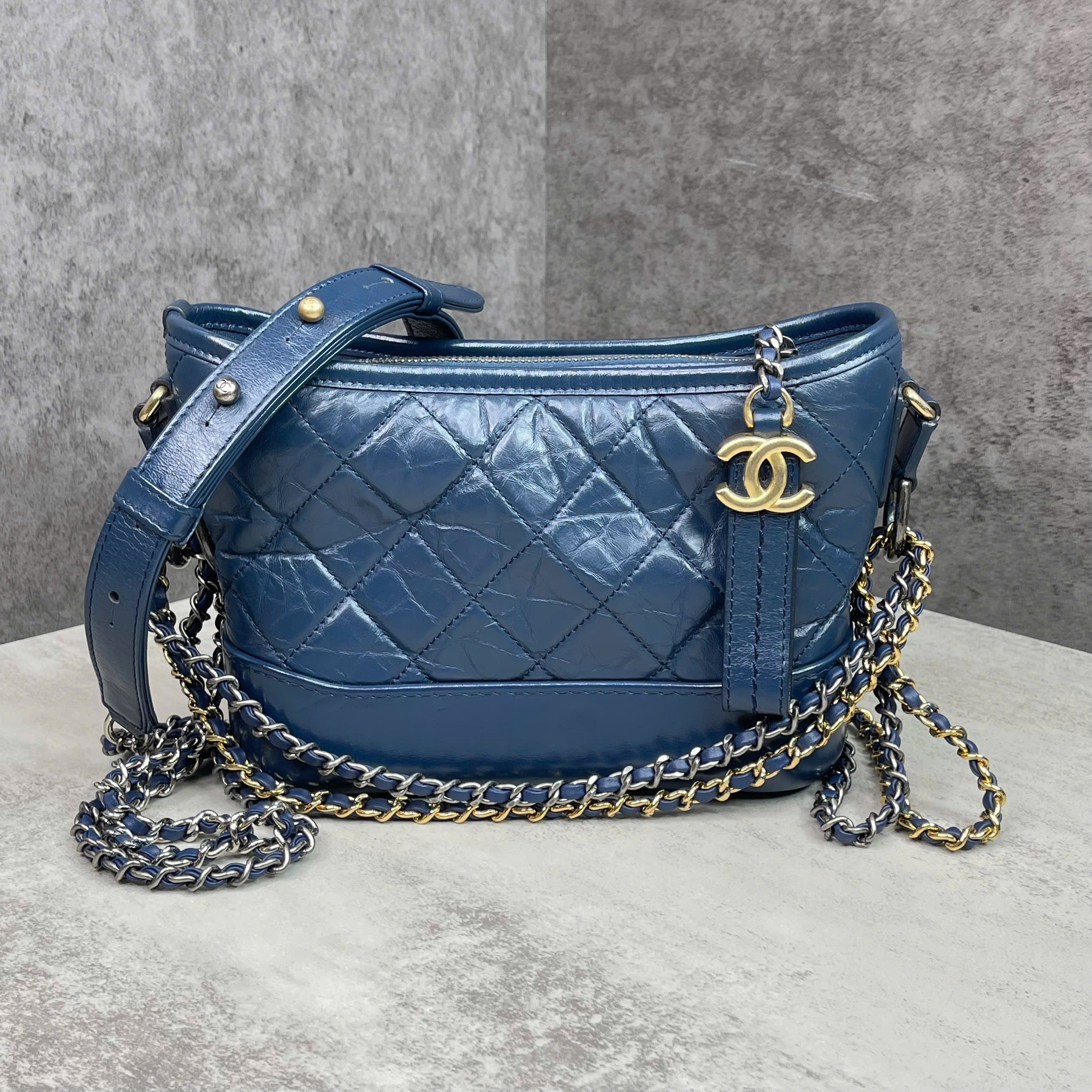 Chanel Gabrielle Hobo Small da Aged Calfskin màu xanh